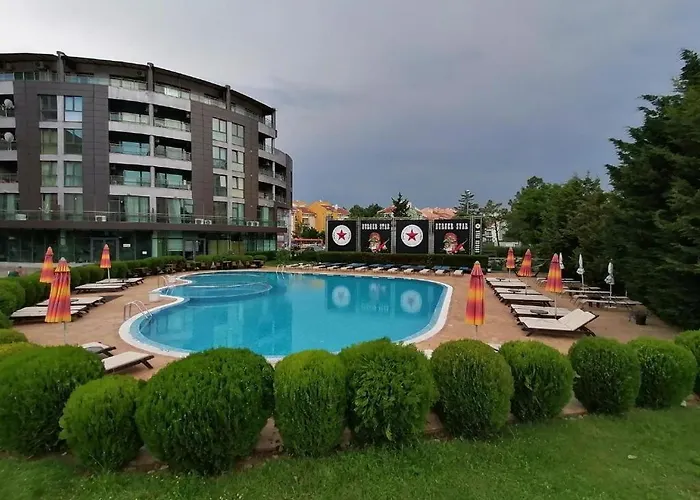 Sunny Plaza 4-34 Апартамент *